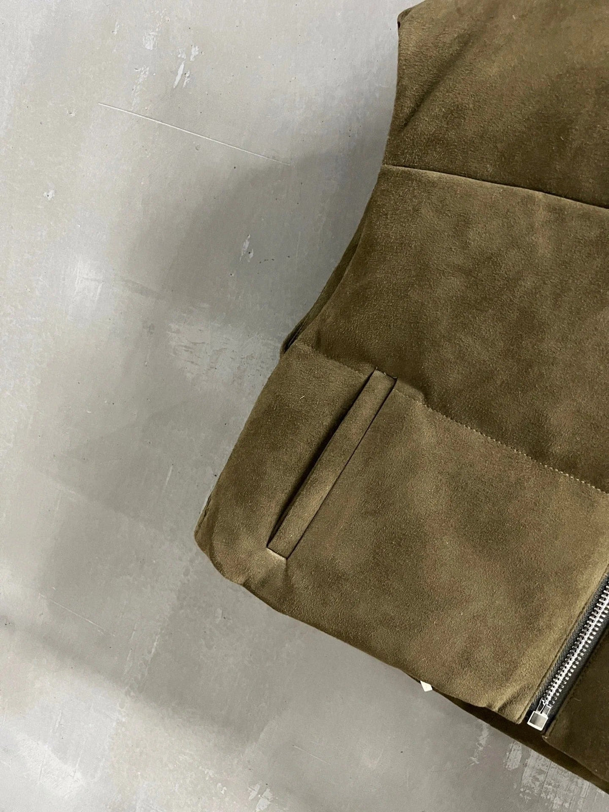 PRADA 25S SUEDE DOWN VEST 386