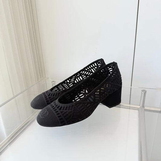 Chanel 26 Ladies 50 Ballet Flats Black in Fabric 597340