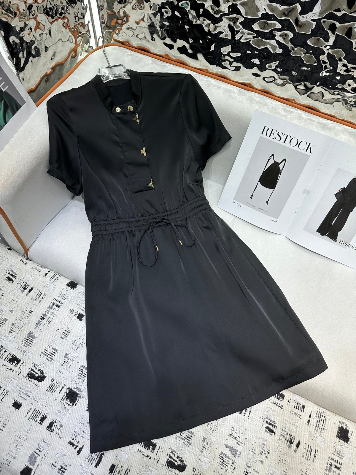 LV 25 Metal Petal Decoration Round Neck Dress Black White Polyester Acetate
