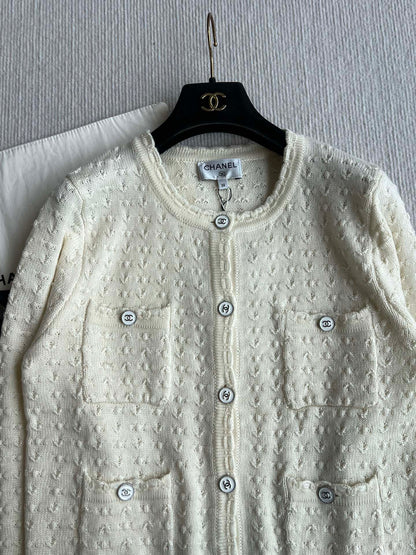 Chanel 25P Cardigan Beige Cashmere 220196