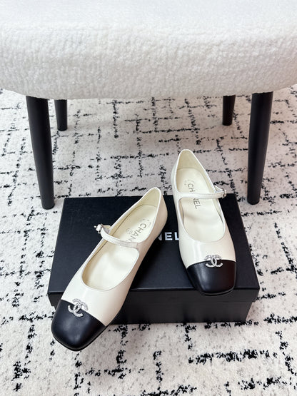 CC 25B MaryJane Shoes Black White Sheepskin