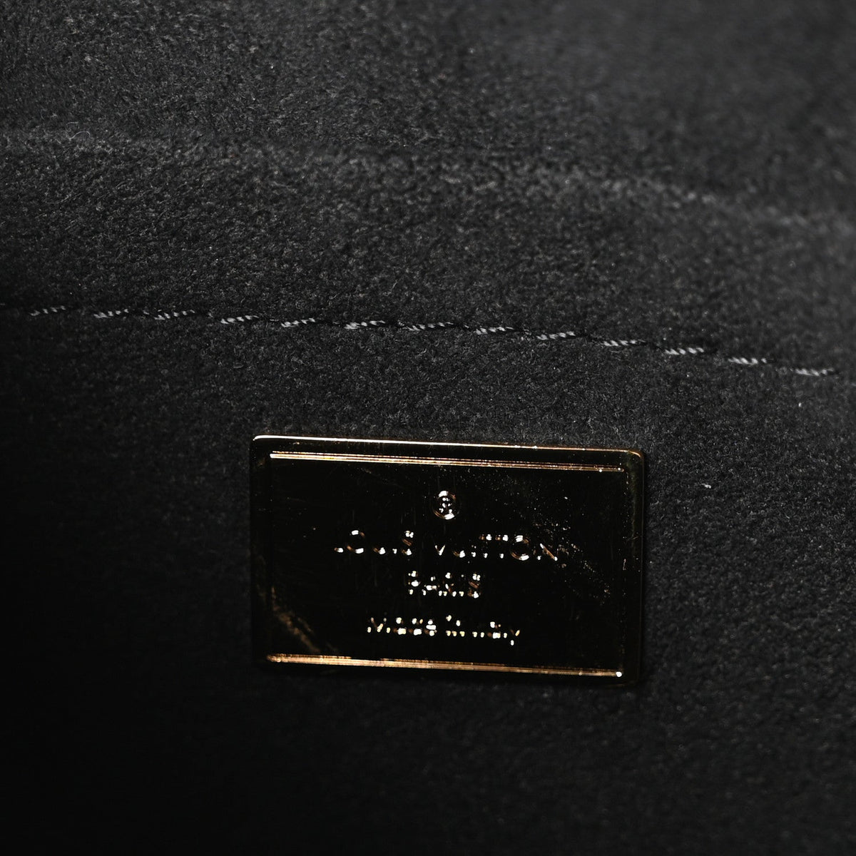 Vernis Epi Monogram Spring Street Black