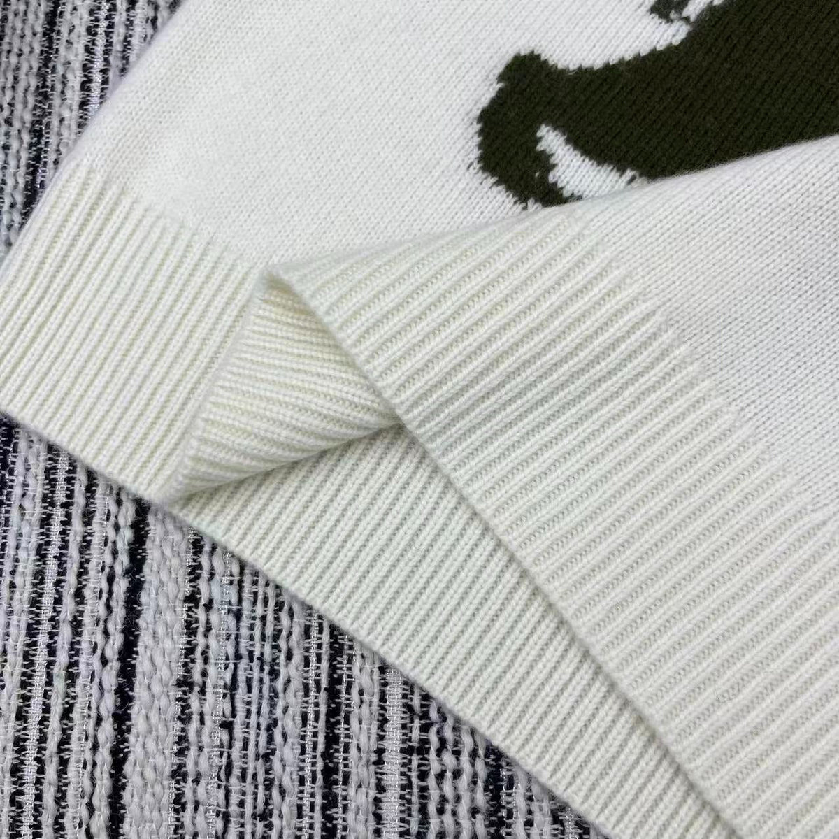 BURBERRY 25S SHORT-SLEEVED KNIT SWEATER 216