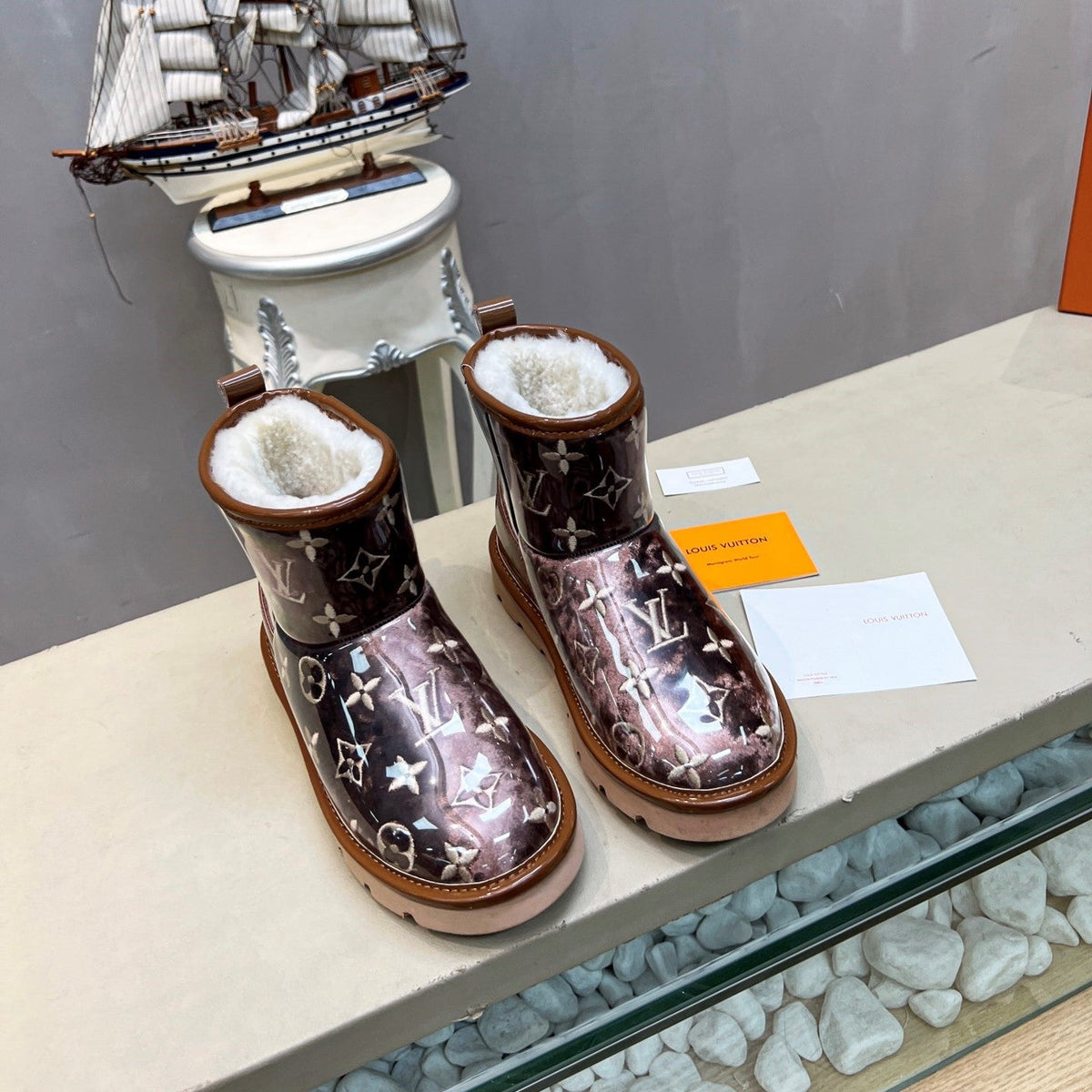 LV 25 Snow Boots Purple Monogram PVC Wool