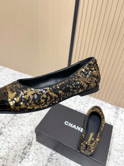 Chanel Coco Mark Ballet Flat Black with Gold in Lambskin 591379