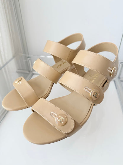 Chanel 26 Turnlock 40 Beige Sandal Heels in Lambskin 597401
