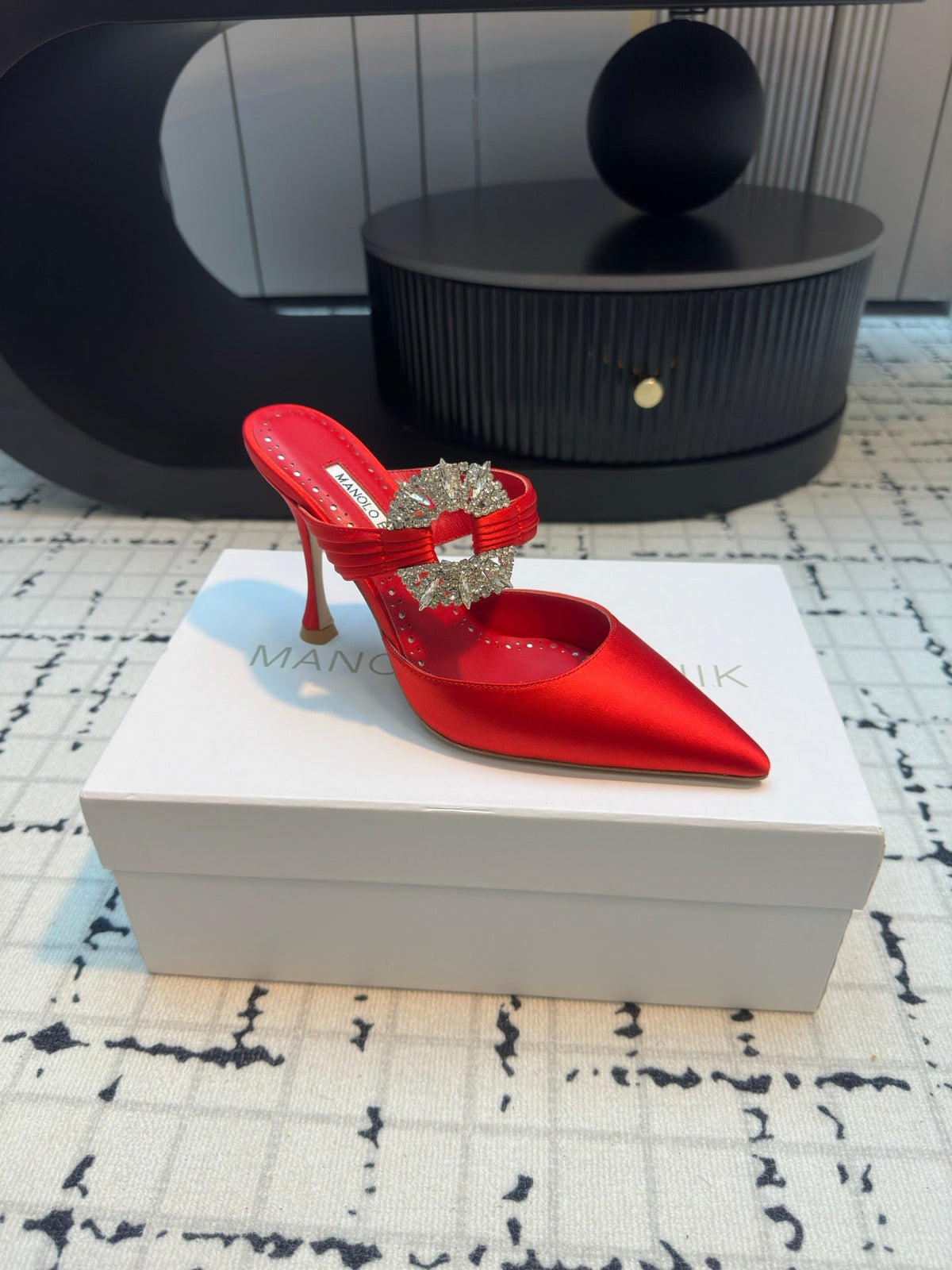 Manolo Satin Maidugura Mules 90mm Red Satin