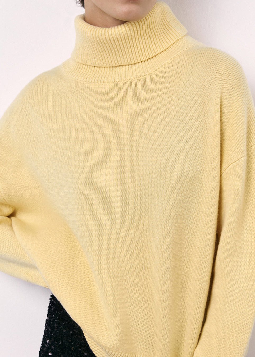 Oversized Turtleneck Sweater In Soft Pink Knit