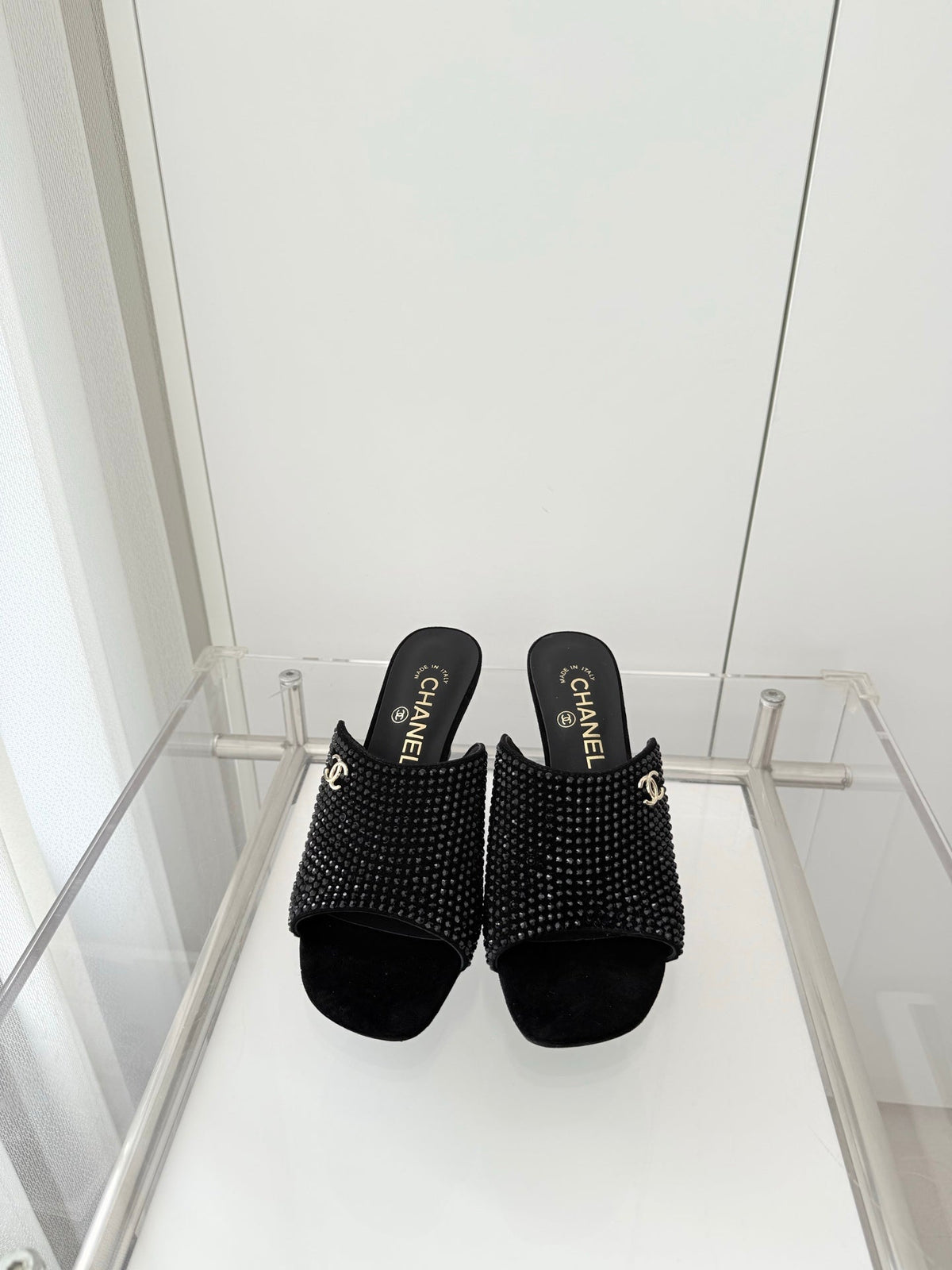 CC 26 Sandal 70 Black Rhinstone Deer Hide 597372