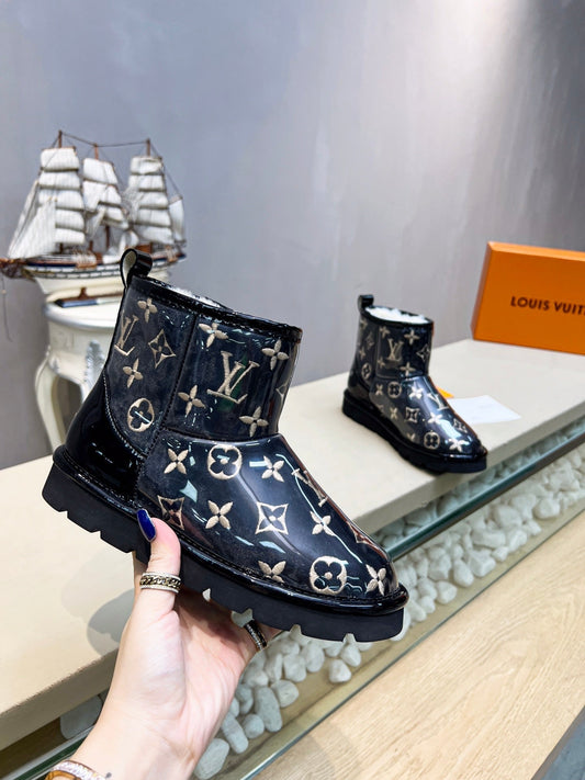 LV 25 Snow Boots Black Monogram PVC Wool
