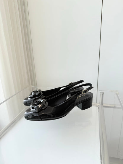Chanel 26 Camellia High Heels 35 Black in Patent Leather 597414