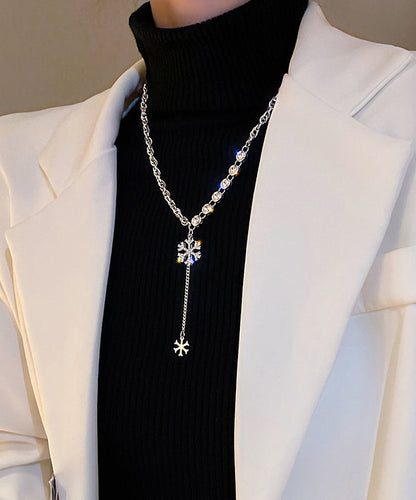 Beautiful Silk Alloy Zircon Snowflake Pendant Necklace