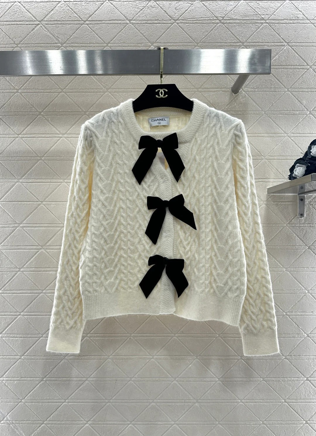 CC 26 Round Neck Bow Cardigan Red and Cream Wool 331418
