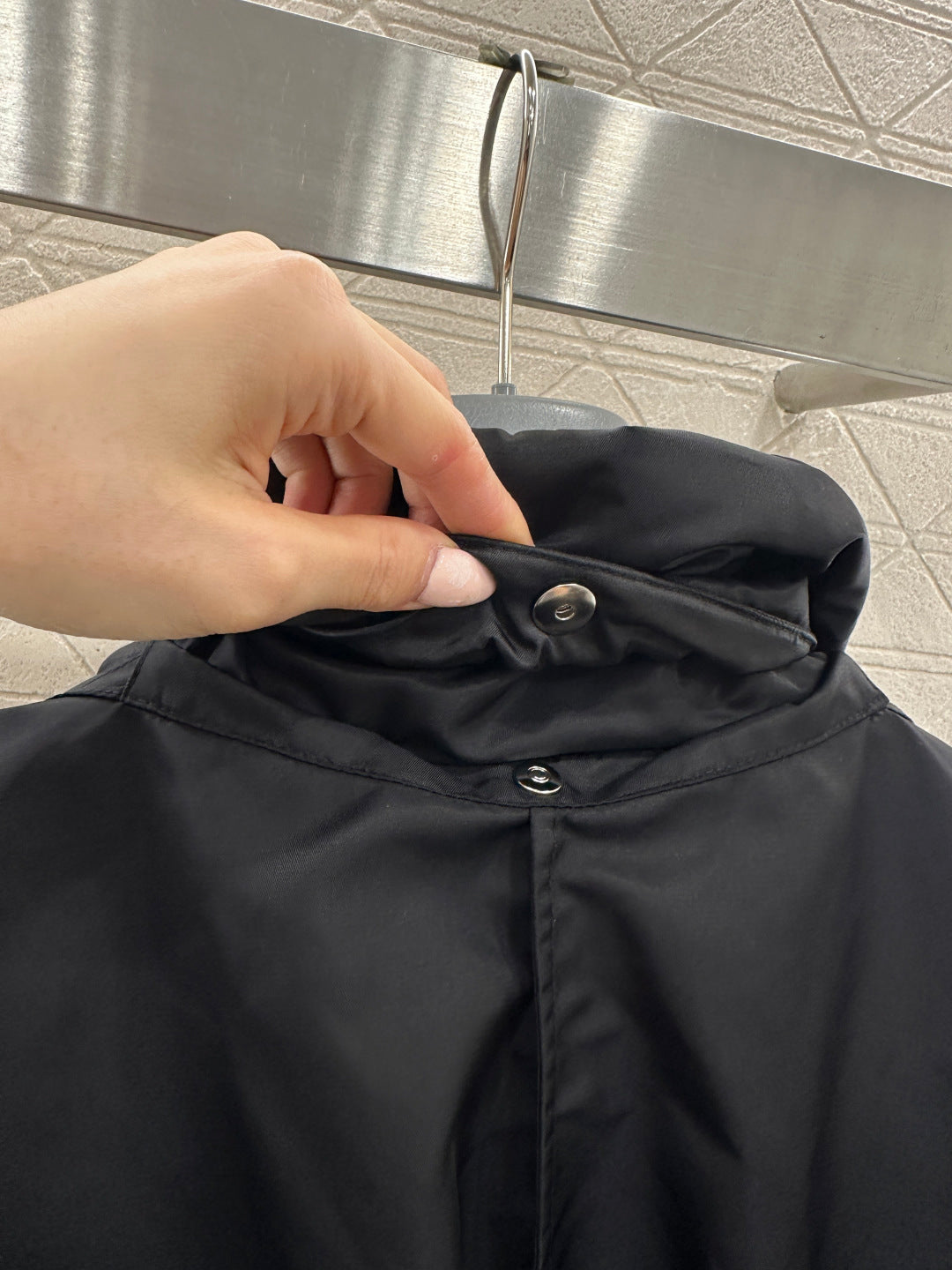 Prada 2025 Cropped Jacket With Detachable Sleeves Black Re-Nylon Down