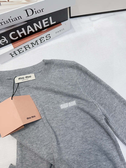 MIUMIU SWEATER STYLE 721
