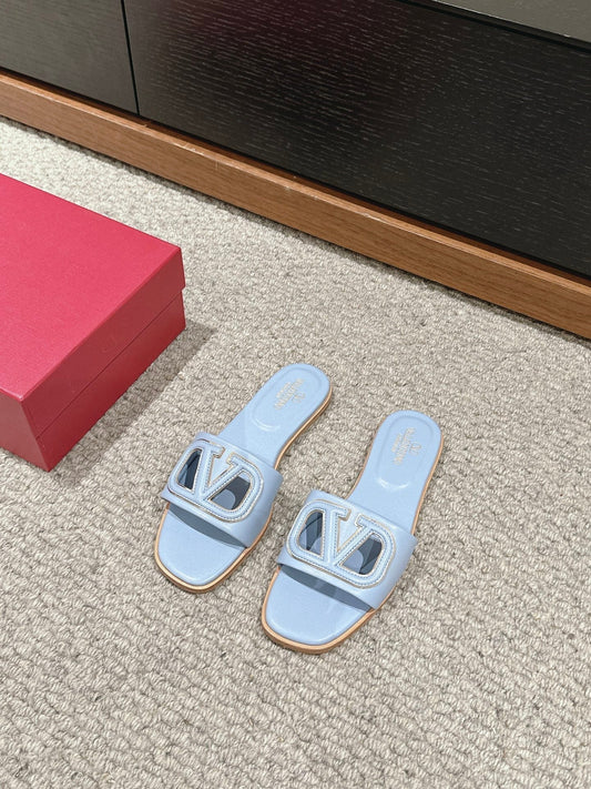 VLOGO CUT-OUT LIGHT BLUE CALFSKIN SLIDE SANDAL