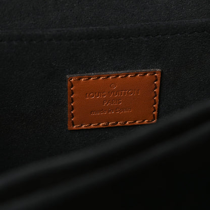 Reverse Monogram Dauphine MM