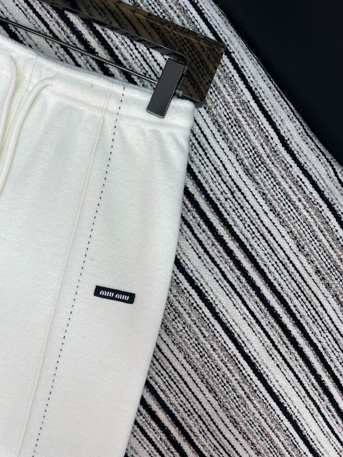 MIUMIU WIDE-LEG PANTS STYLE 653