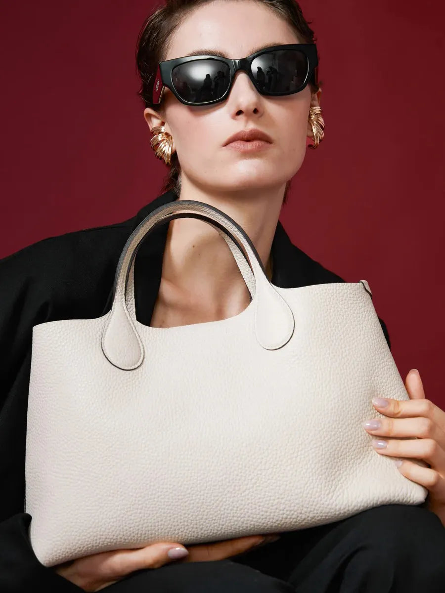 Evelina Tote M Bag in Leather