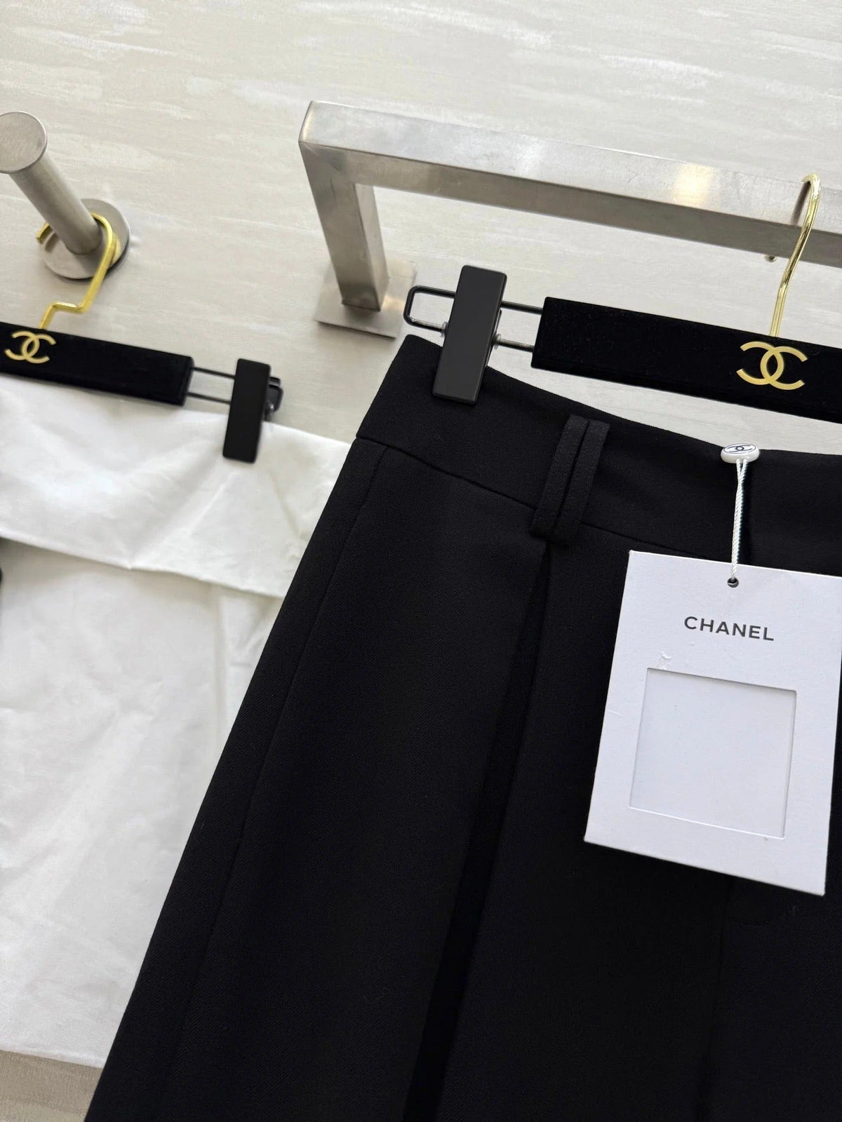 CHANEL 25S WIDE-LEG STRAIGHT PANTS 637