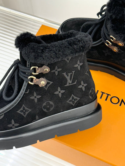 LV Ski Cortina Low Boot Black Suede Wool 572488