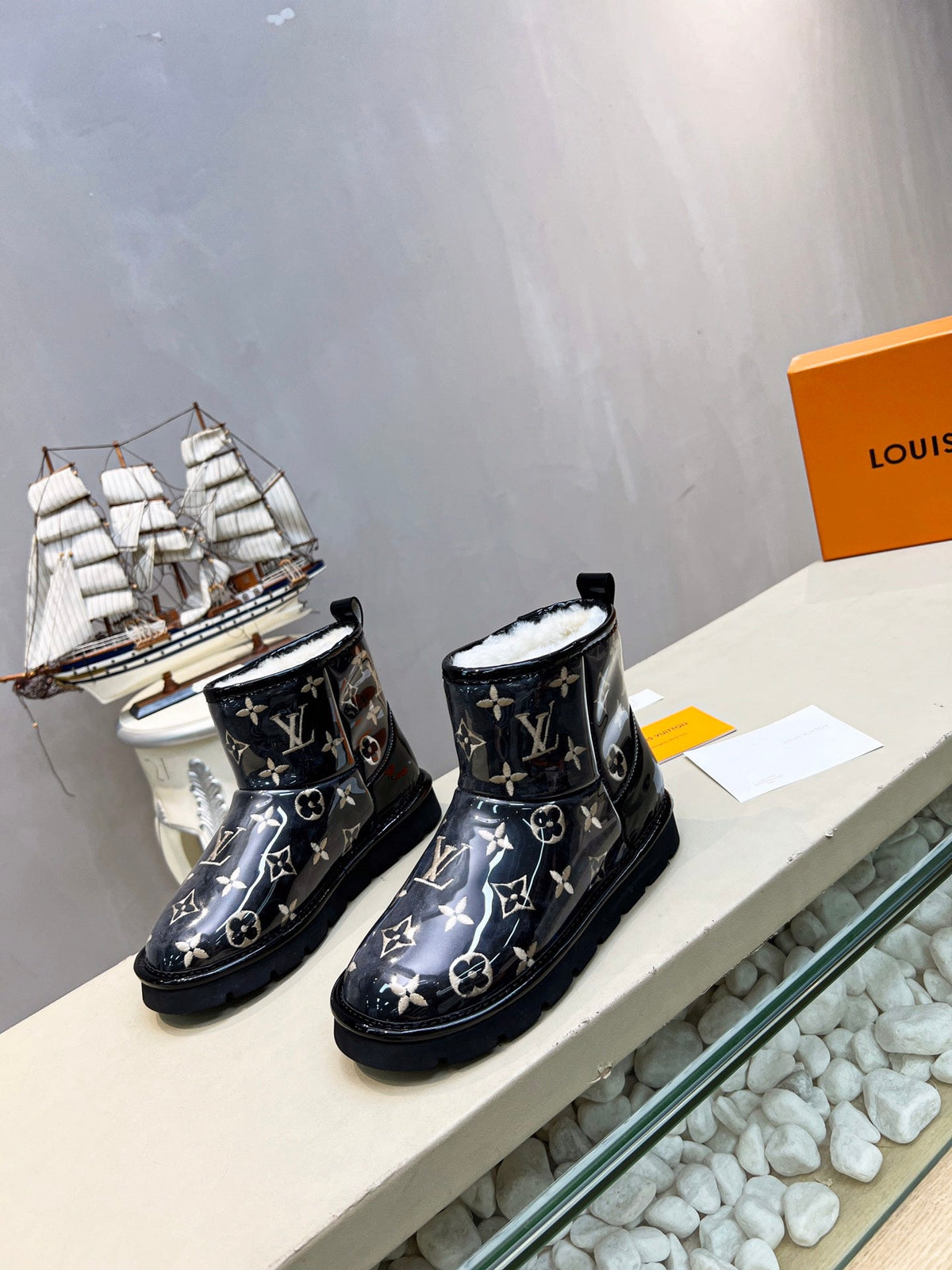 LV 25 Snow Boots Black Monogram PVC Wool