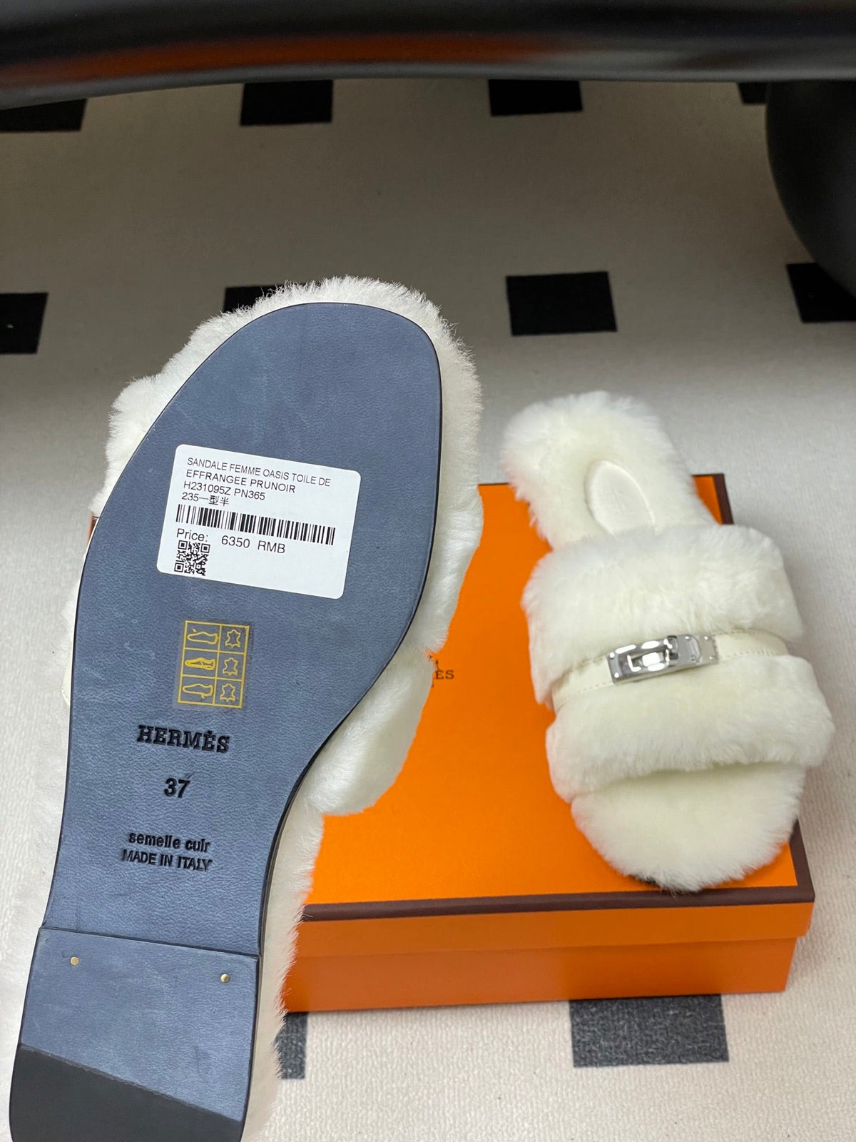 Hermes Giulia Kelly Buckle H-Slippers White in Wool 594328