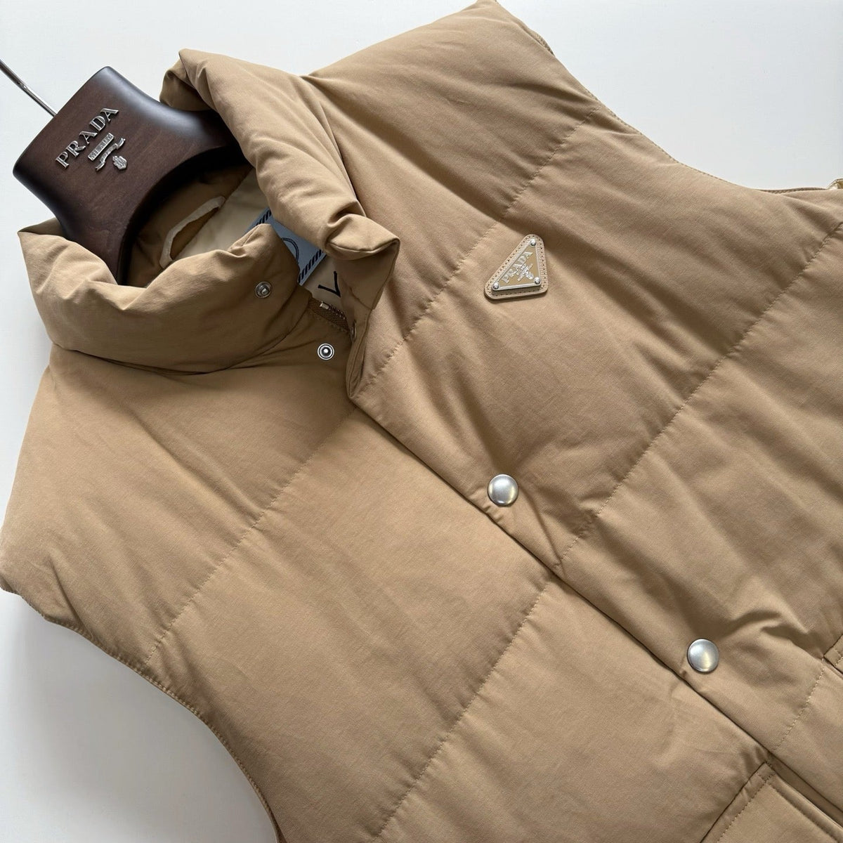 PRADA 25S DOWN VEST 357