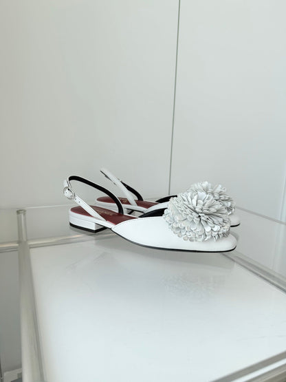 CC 26 Flower-shaped Sandal White Lambskin 597408