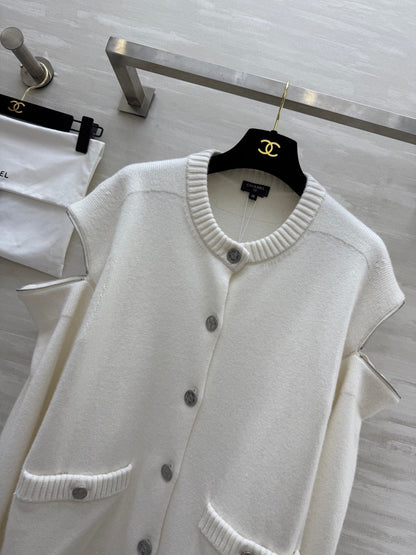 CC Round-Neck Cardigan White Wool 346503