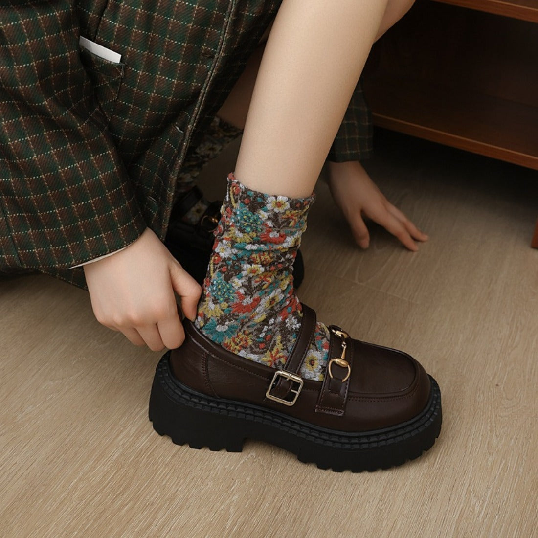 Rufia - 3D Floral Mid-Calf Socks