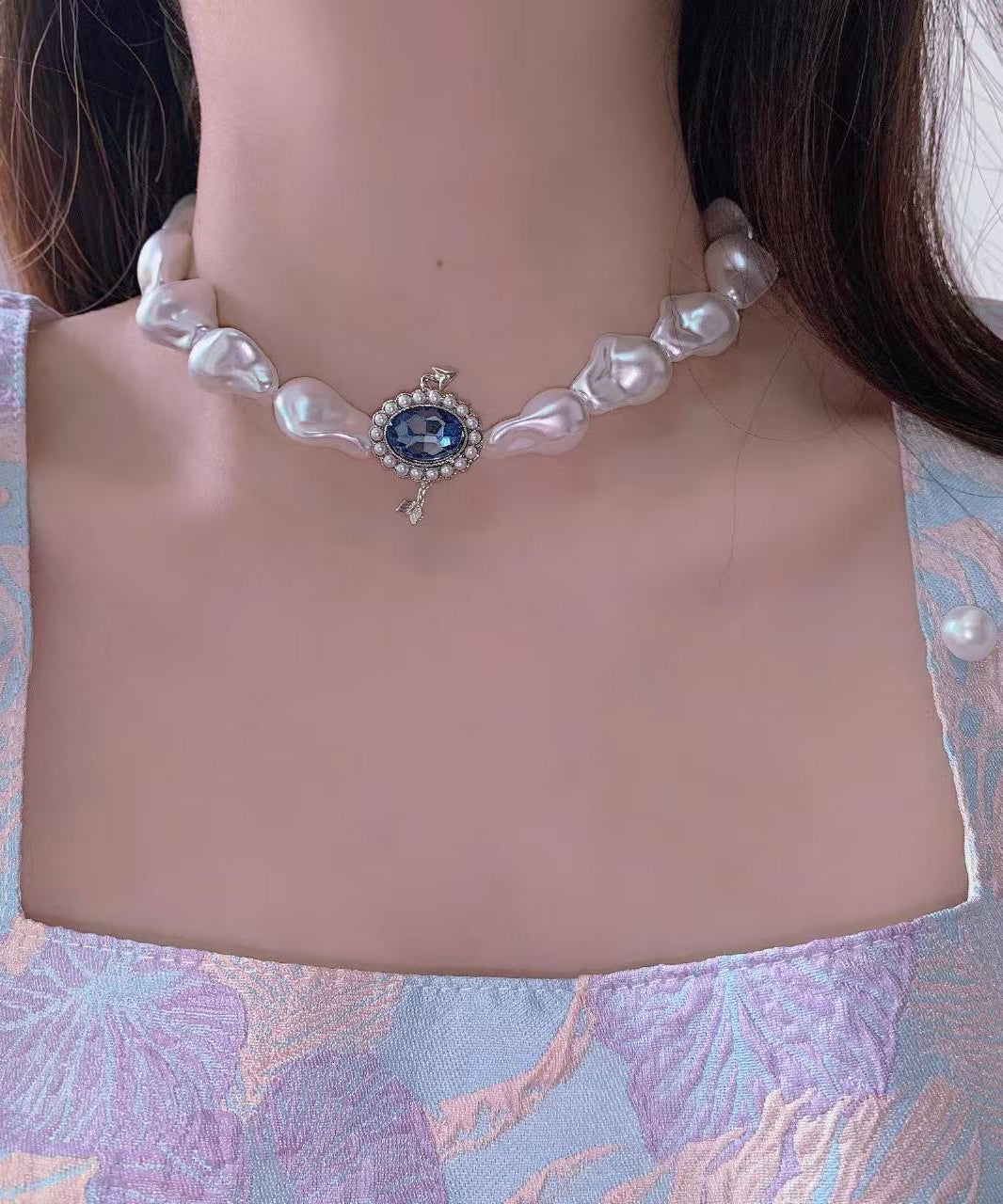 Classy White Alloy Crystal Asymmetric Pearl Gratuated Bead Necklace