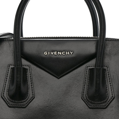 Shiny Lord Calfskin Medium Antigona Black