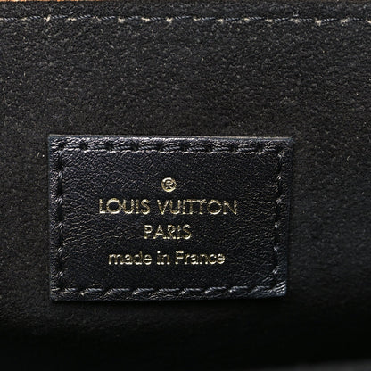 Reverse Monogram Pochette Metis