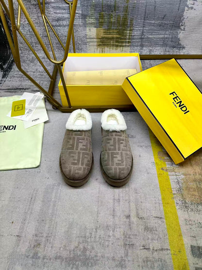 Fendi Round-toe Flat Loafer Grey Suede 575425