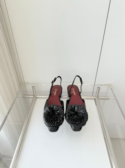 CC 26 Flower-shaped Sandal Black Lambskin 597410