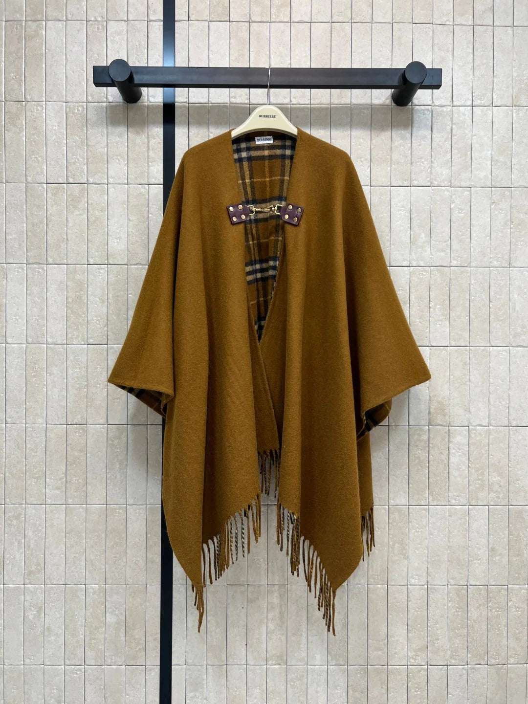 BURBERRY 25S FRINGED WOOL SHAWL 4866