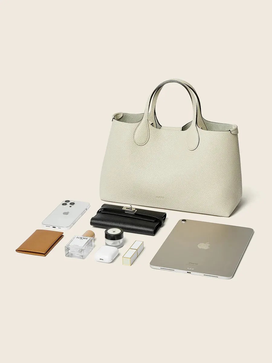 Evelina Tote M Bag in Leather