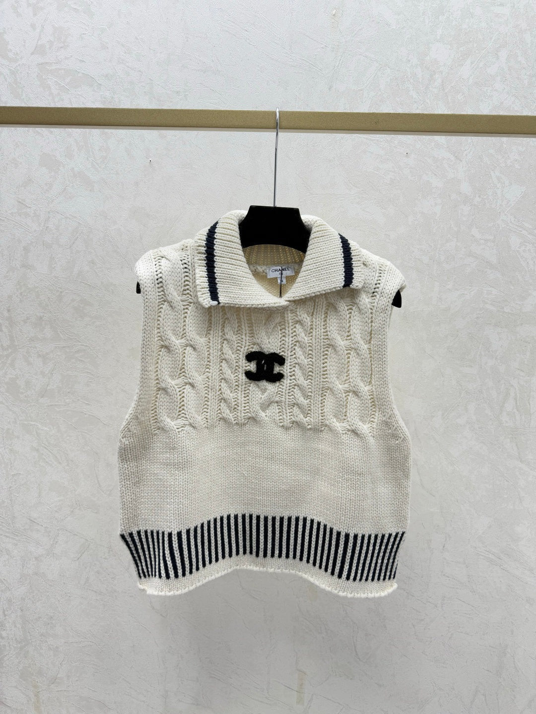 CC 26 Collared Knitted Vest Red and Cream Wool 331417