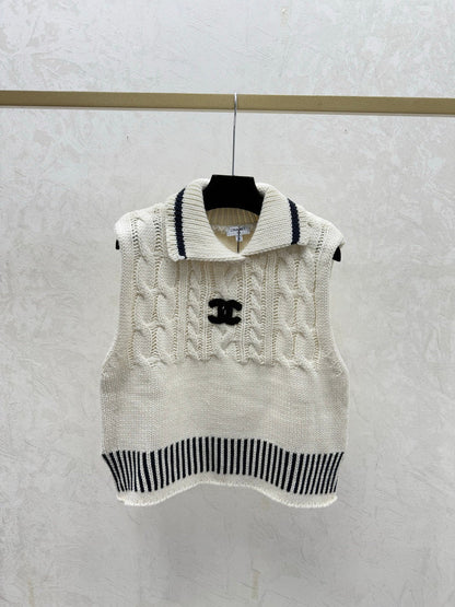 CC 26 Collared Knitted Vest Red and Cream Wool 331417