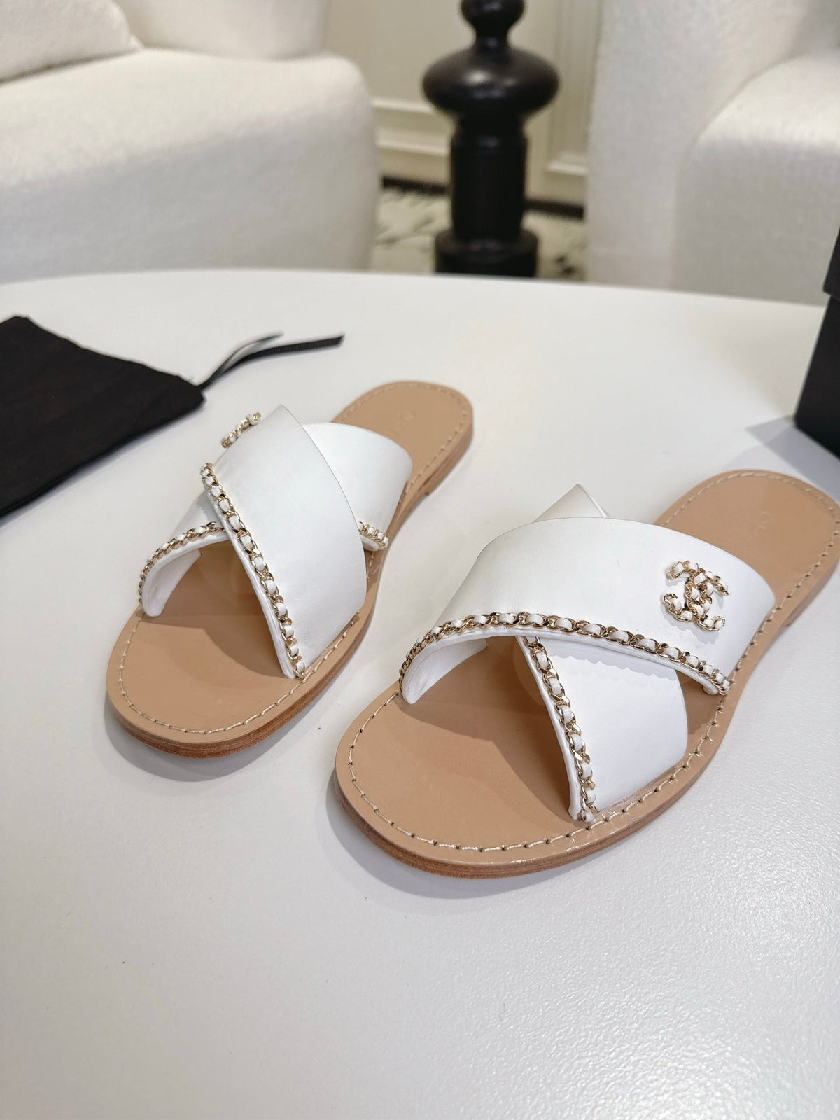 CC Cruise 2025/26 Mules White Light Beige Calfskin 570315