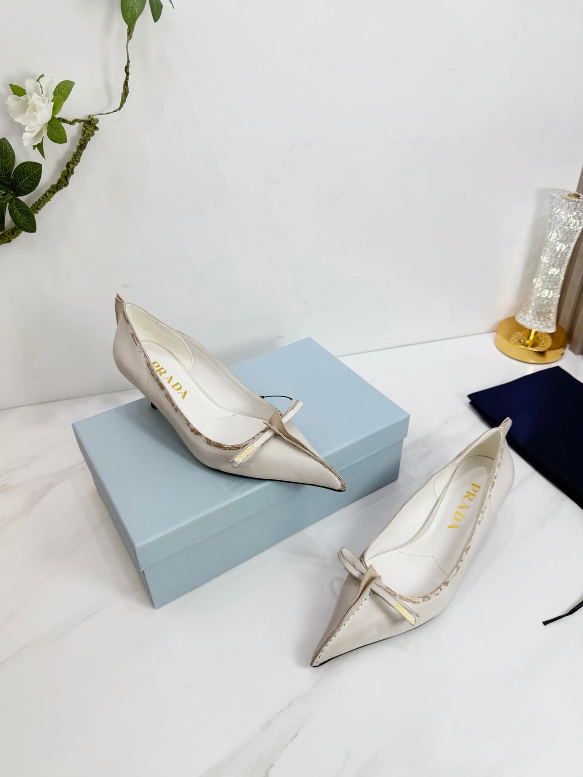 PRA 26SS Pump 55 Ivory Beige Cowhide 592406