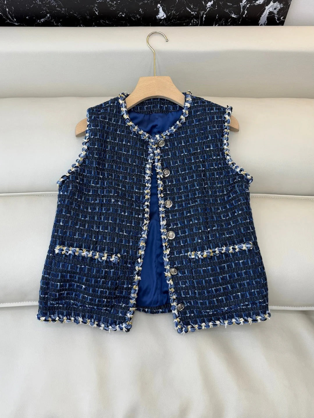 CHANEL 25S TWEED SLEEVELESS VEST 491
