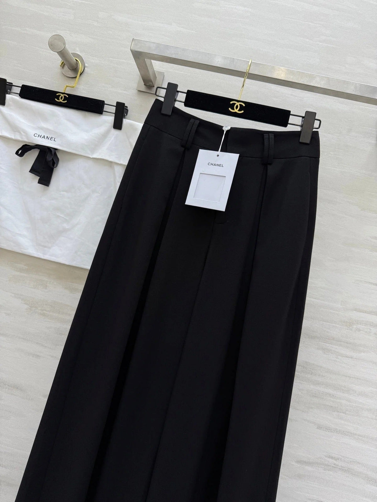 CHANEL 25S WIDE-LEG STRAIGHT PANTS 637