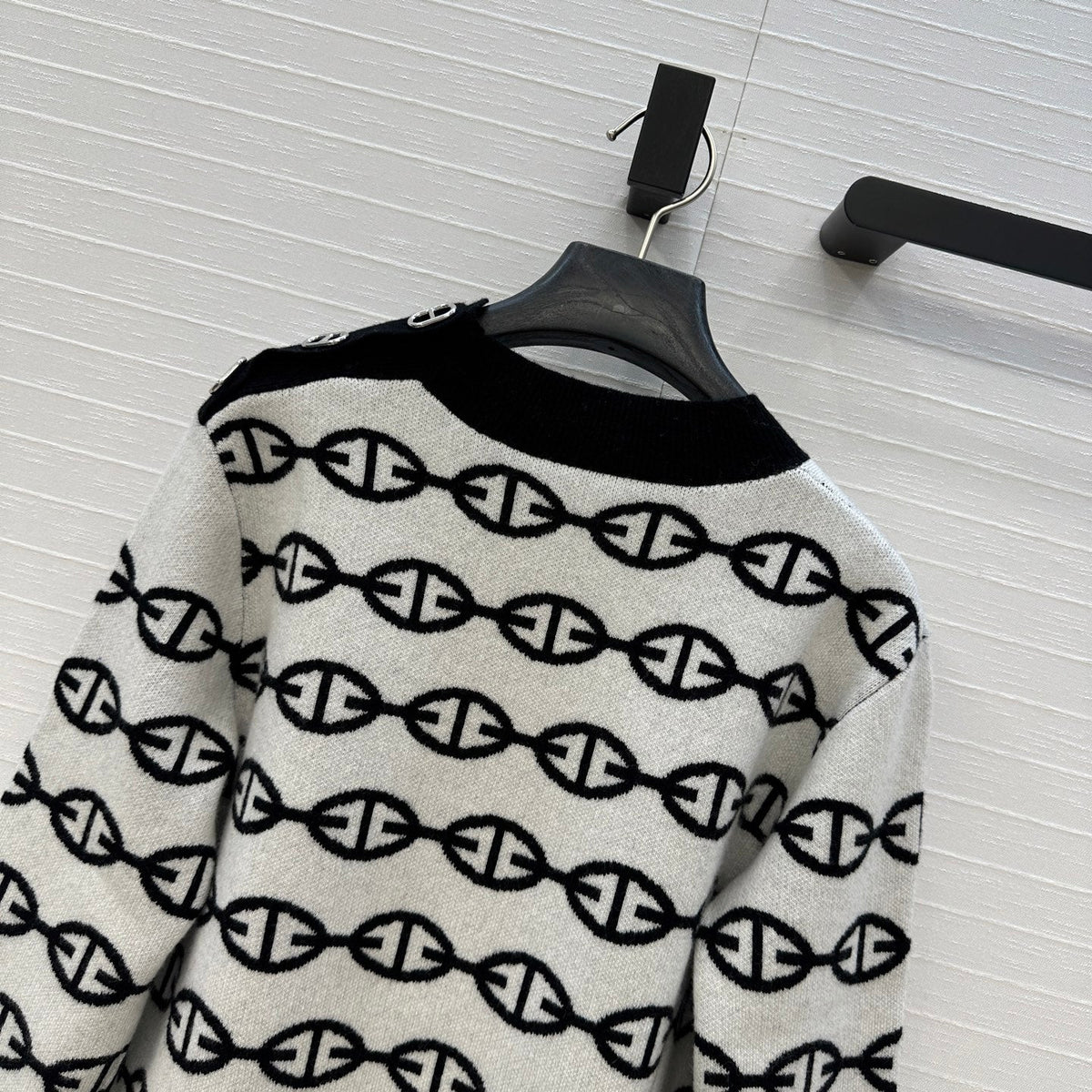 HM 25 Sweater White Mix Black Cashmere 02655