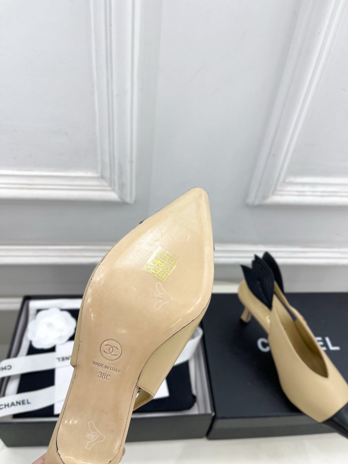 CC 26 SS Open-Back Sandals 7.5cm Beige Black Calfskin 586933