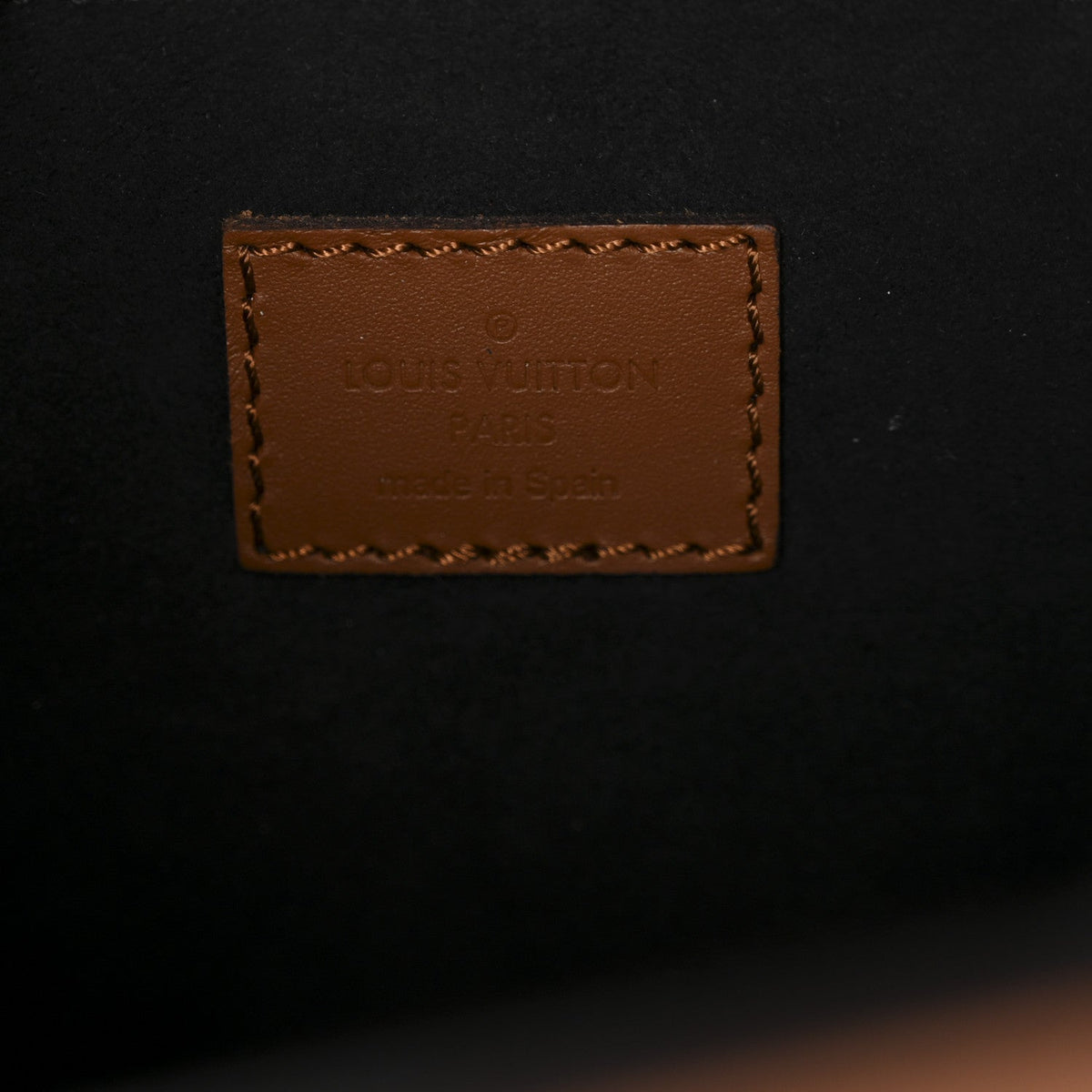 Reverse Monogram Dauphine MM