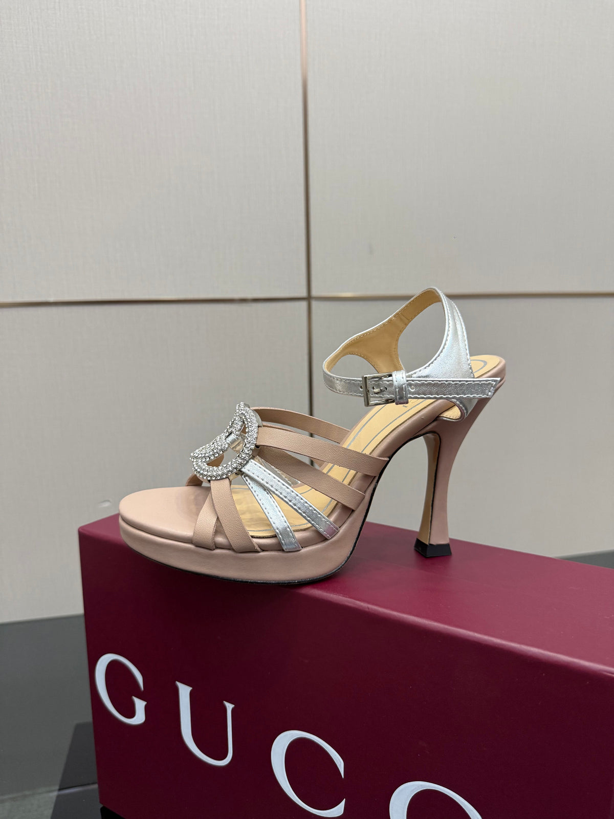 GG Pump 10.5cm With Crystal Interlocking G Beige Sliver Leather