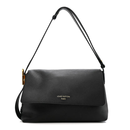 Grained Calfskin Low Key Messenger Black