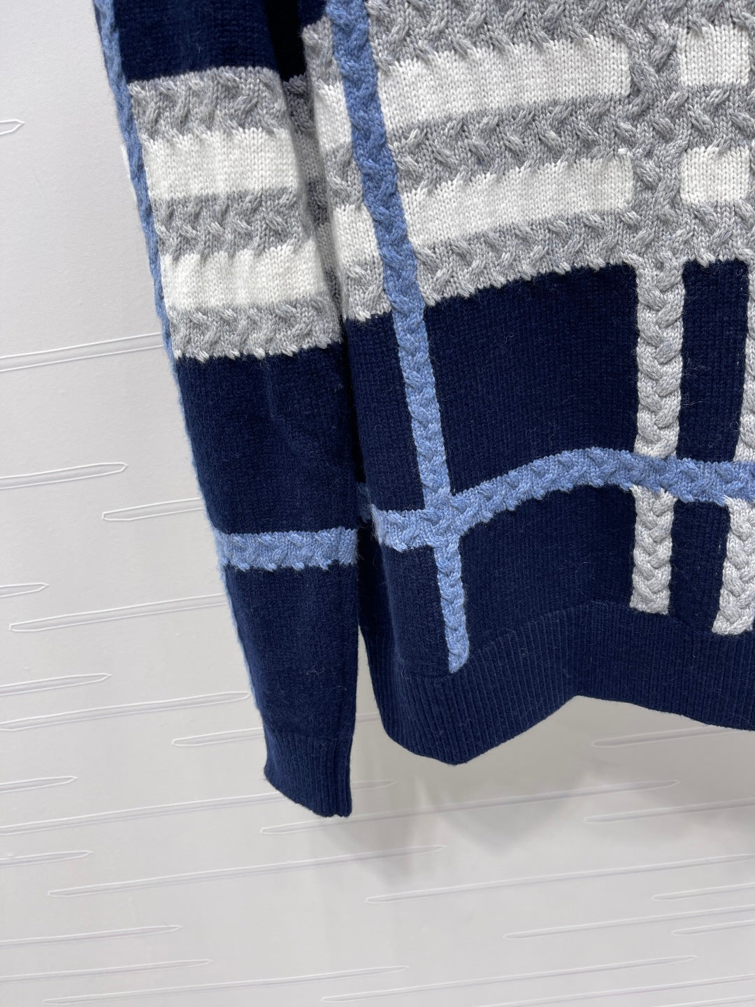 Burberry 25 Crew Neck Long-Sleeve Sweater Navy Blue Wool Cashmere